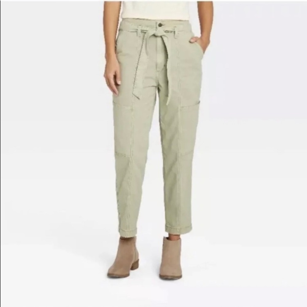 Green Cropped High Rise Tapered Green Pants